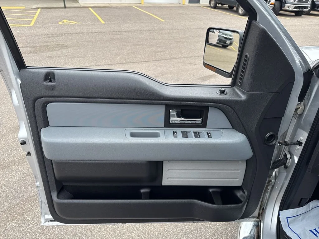 Used 2014 Ingot Silver Metallic Ford XLT image 16