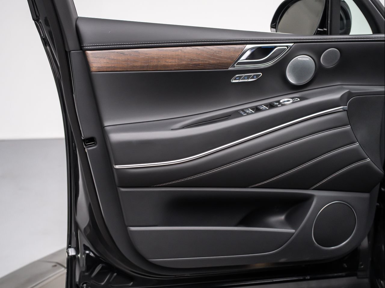 New 2026 Vik Black Genesis 2.5T PRESTIGE image 28