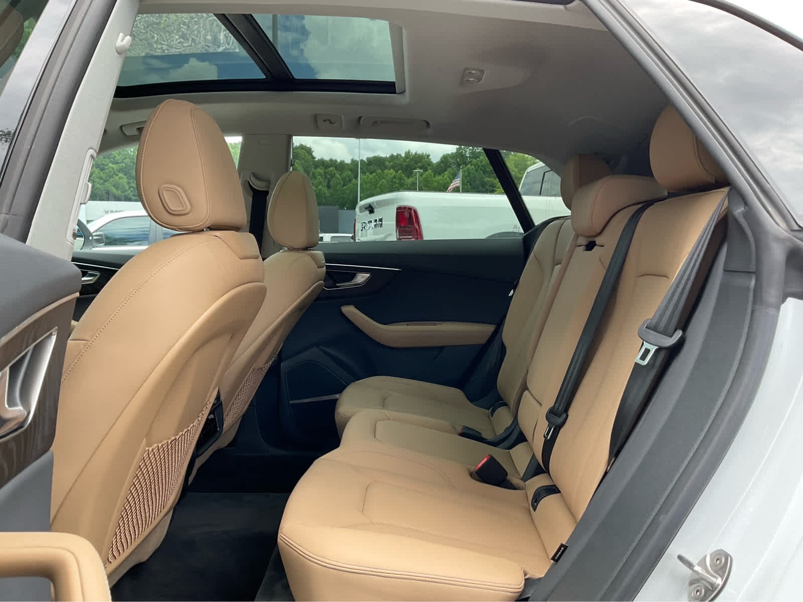 Used 2025  Audi Premium Plus image 26