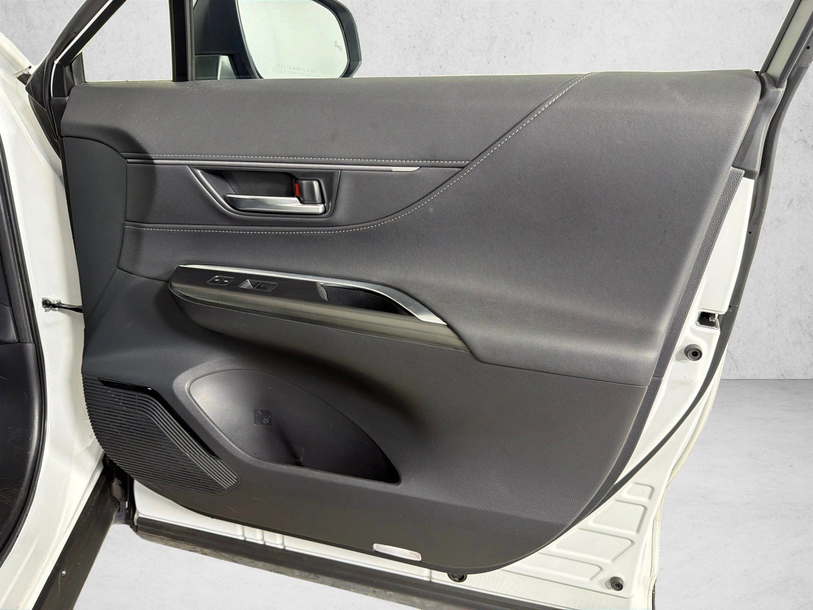 Used 2023 Wind Chill Pearl Toyota Nightshade image 14