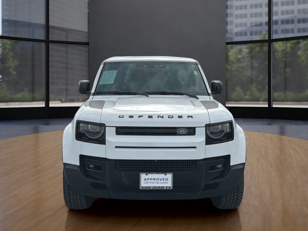 Used 2025 White Land Rover S image 11