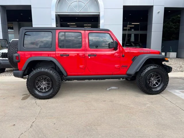 Used 2023 Red Jeep Sport S image 2