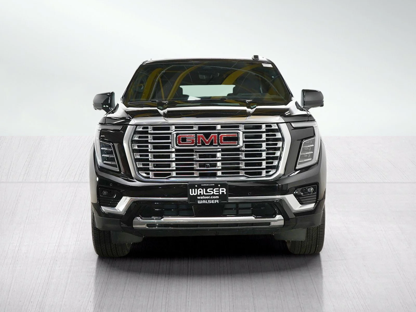 Used 2025  GMC Denali image 8