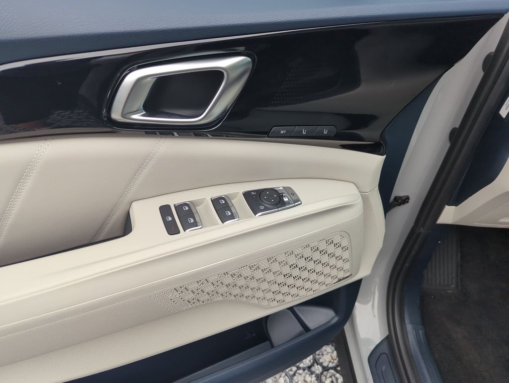 New 2026 Ceramic Silver Kia SX Prestige image 19