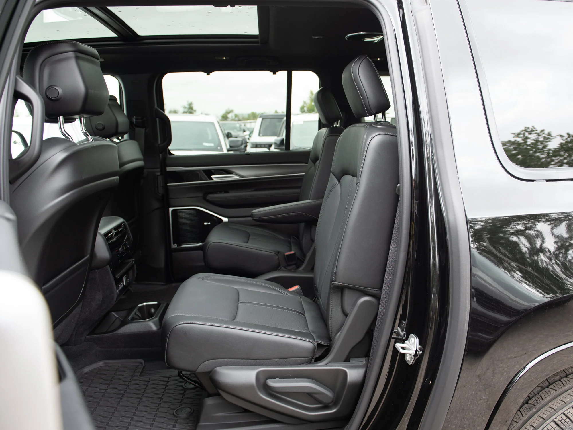 New 2026 Black Jeep Limited Reserve* image 26