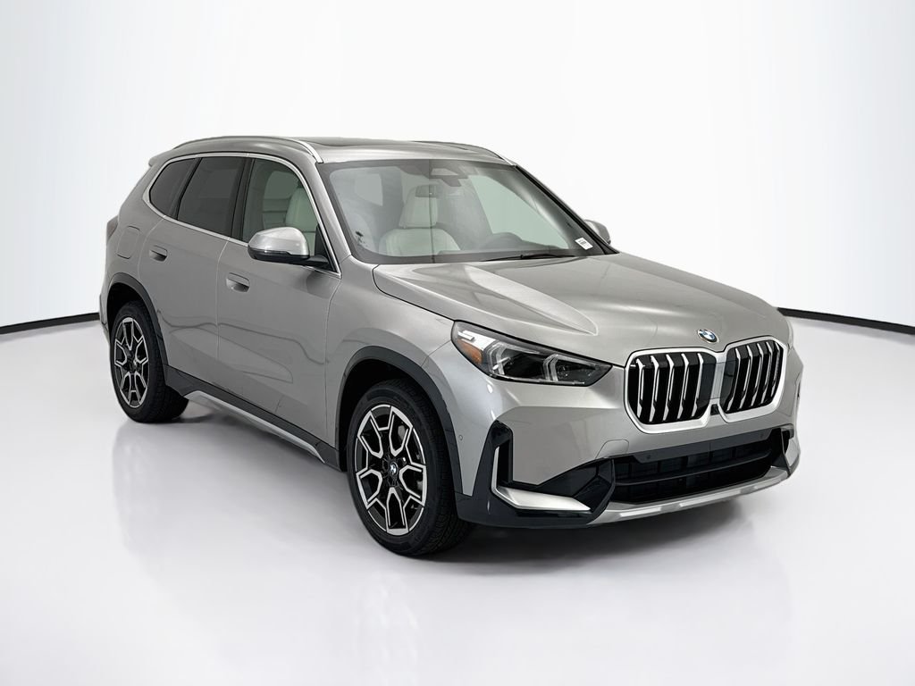 New 2027 Space Silver Metallic BMW xDrive28i image 3