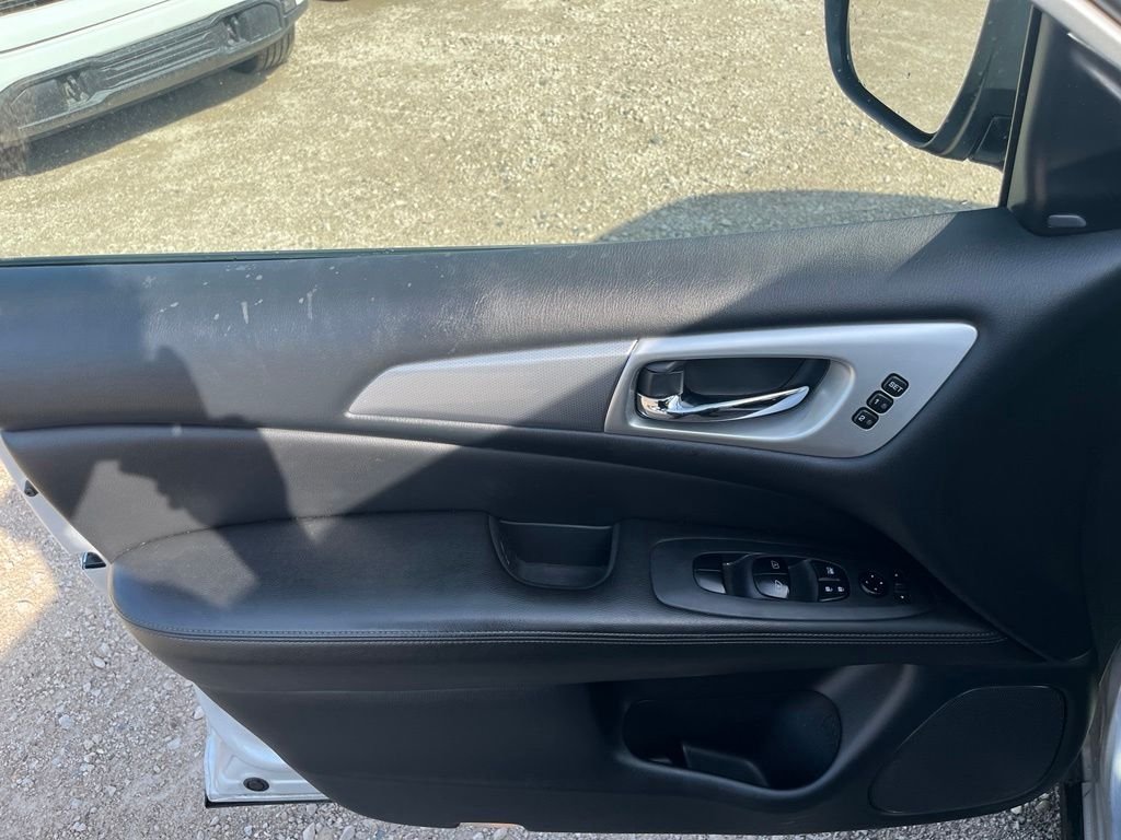 Used 2020 Brilliant Silver Metallic Nissan SL image 14