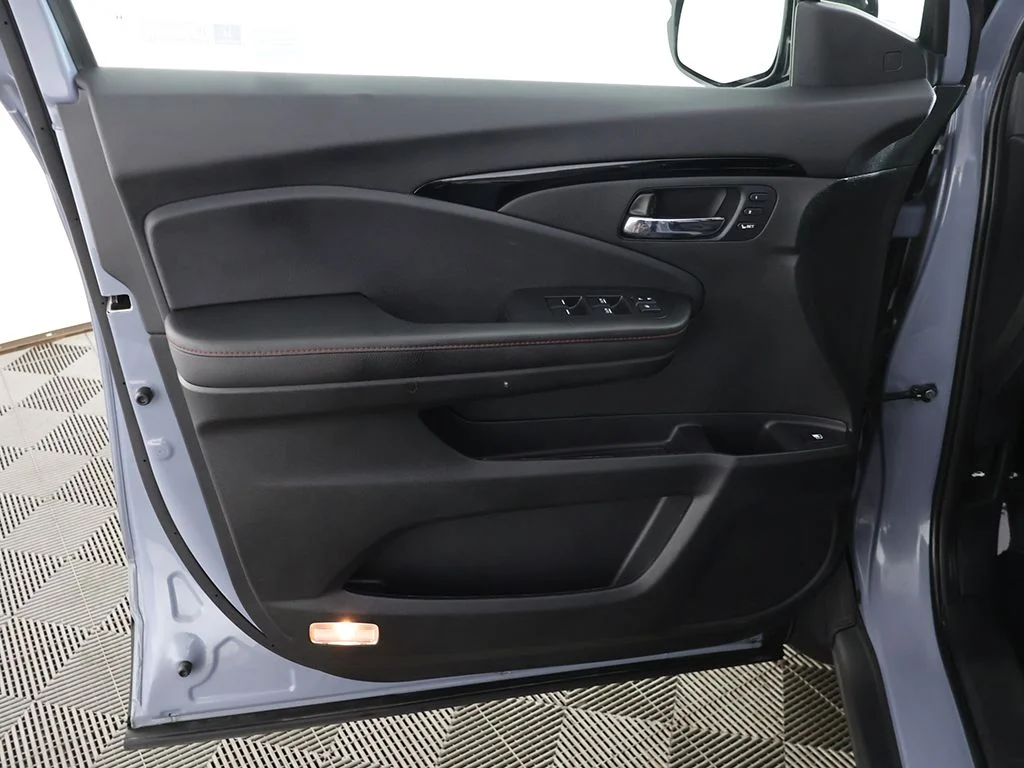 2025 Honda Ridgeline Black Edition - Photo 24