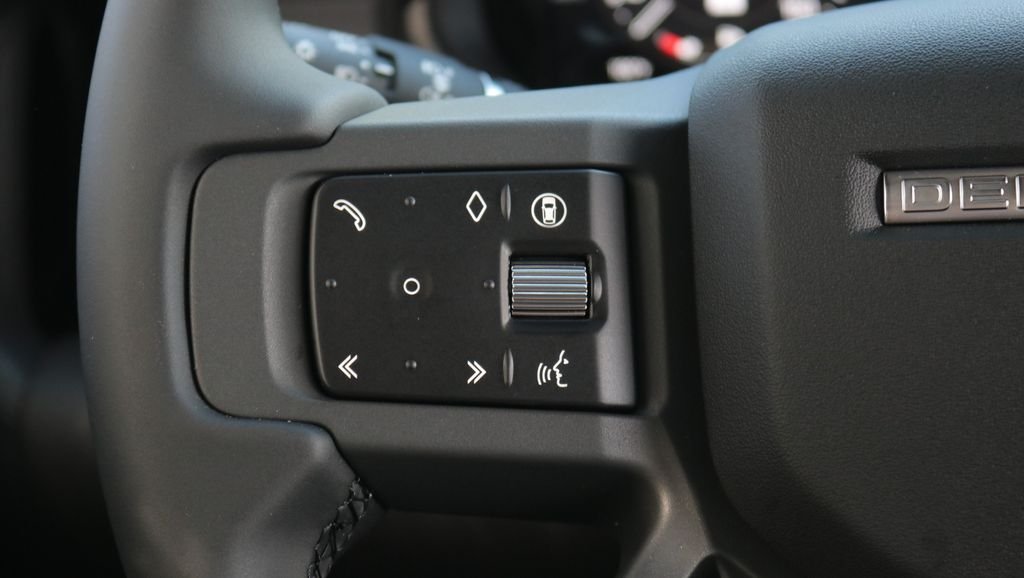 New 2026 Santorini Black Land Rover S image 19