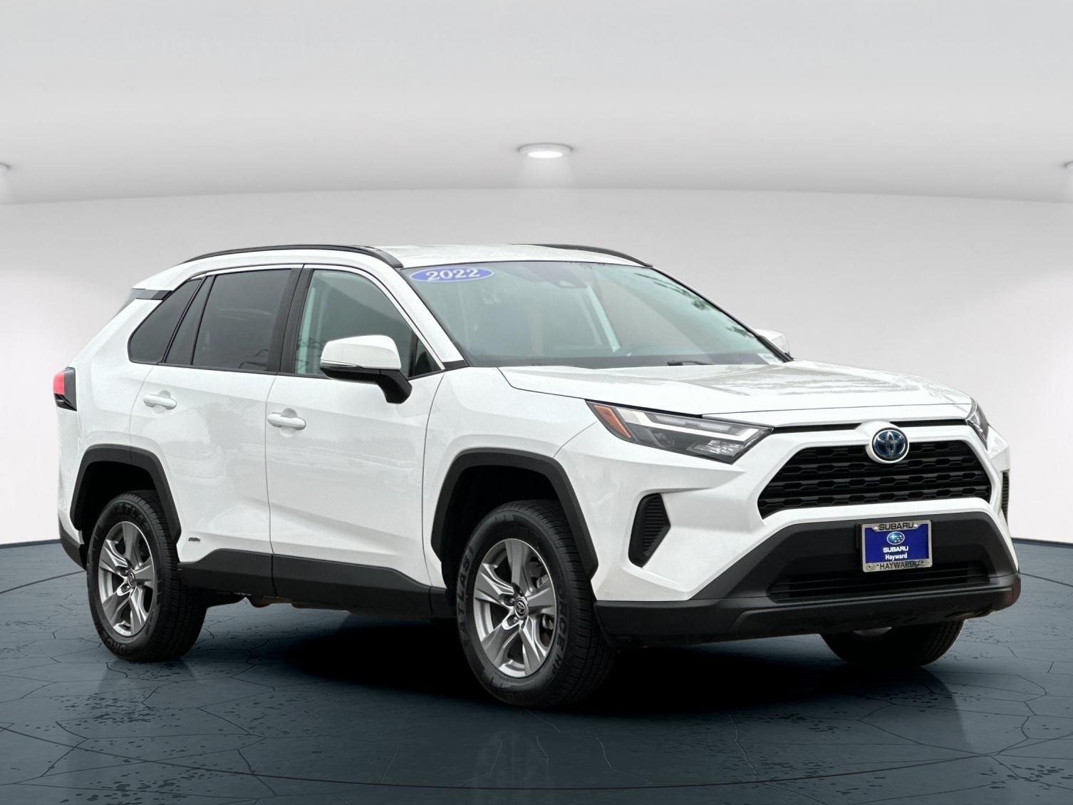 Used 2022 White Toyota XLE 4D Sport Utility image 8