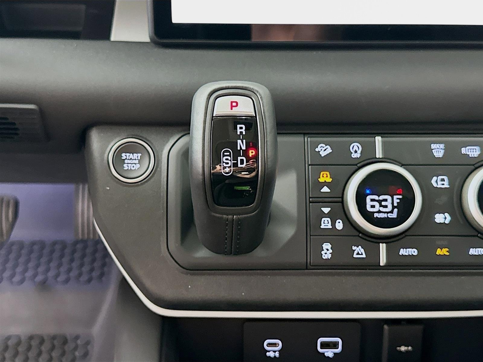 Used 2024 White Frost Land Rover S image 19