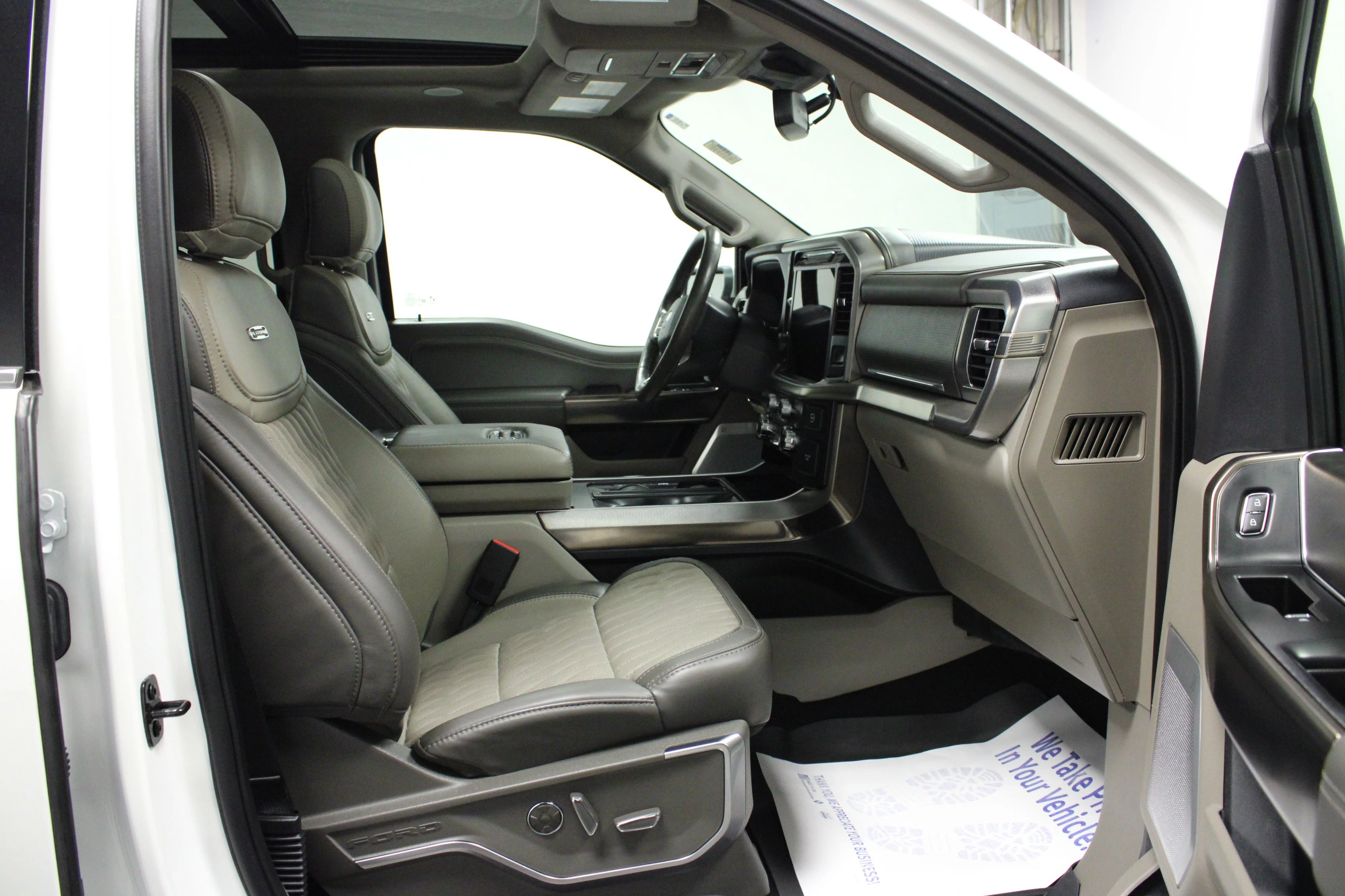 Used 2024 Star White Metallic Tri-Coat Ford Platinum image 17