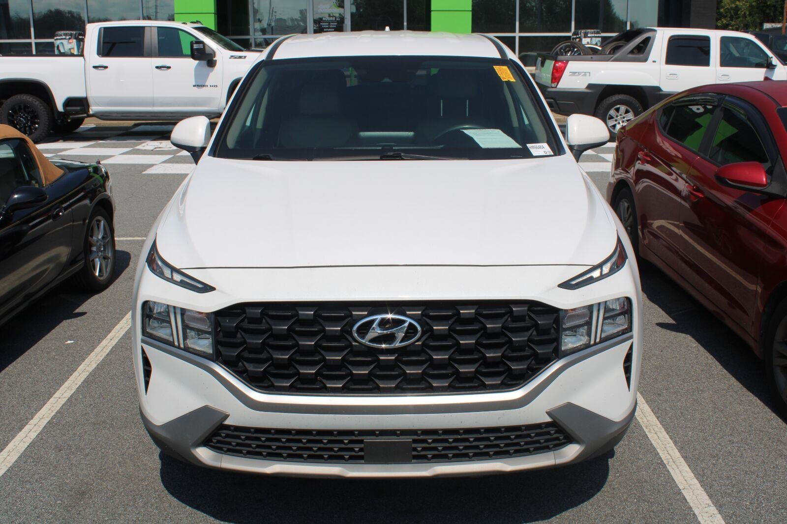 Used 2022 Quartz White Hyundai SE image 2