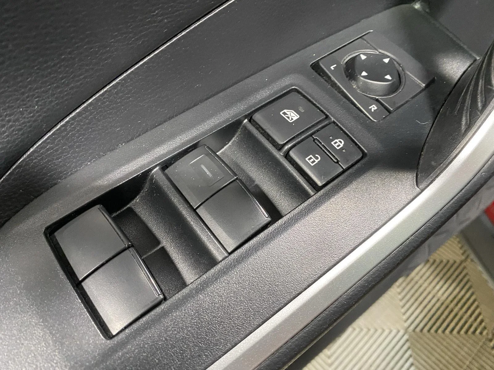 Used 2019 Ruby Flare Pearl Toyota Adventure image 17