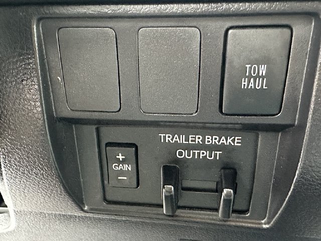 Used 2020  Toyota SR5 image 29