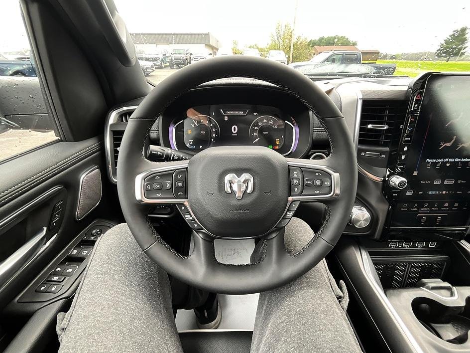 New 2026 Ivory White Tri-Coat Pearl-Coat Exterior Paint RAM Laramie image 24