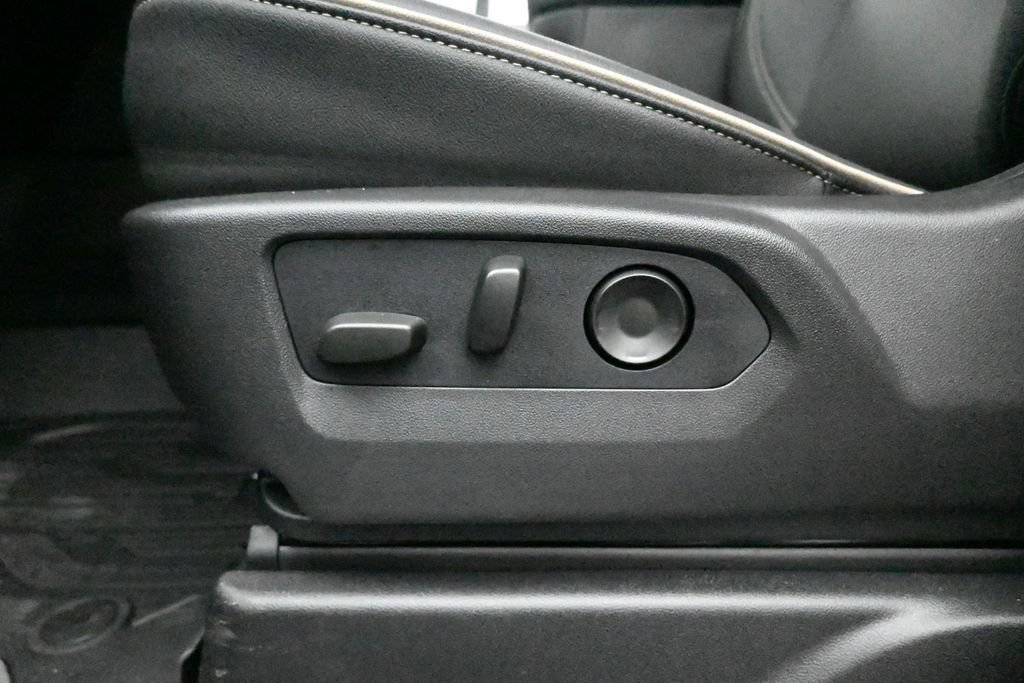 New 2026 Onyx Black GMC Elevation image 8