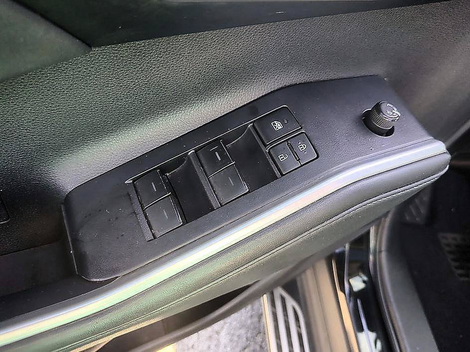 Used 2022 Midnight Black Metallic Toyota XLE image 12