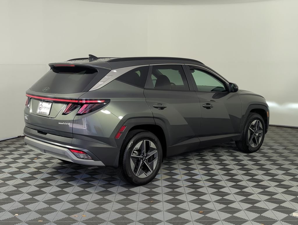 Used 2025 Gray Hyundai SEL Convenience image 6