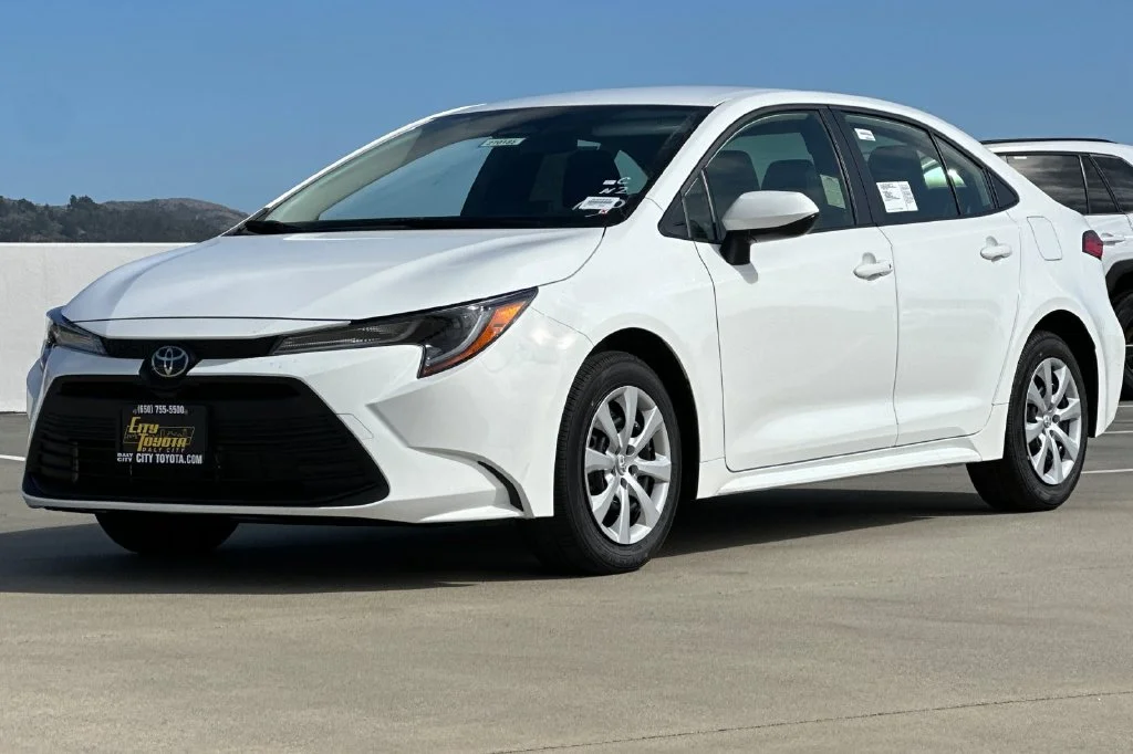 New 2027 Ice Cap Toyota  LE image 8