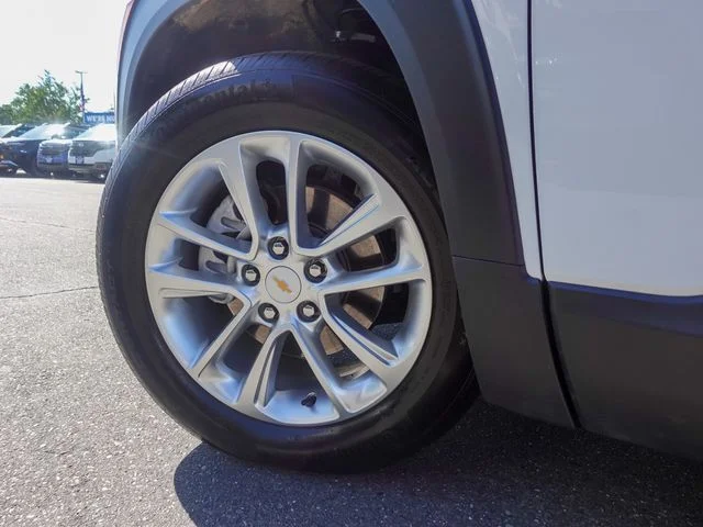 Used 2025 White Chevrolet LS image 10