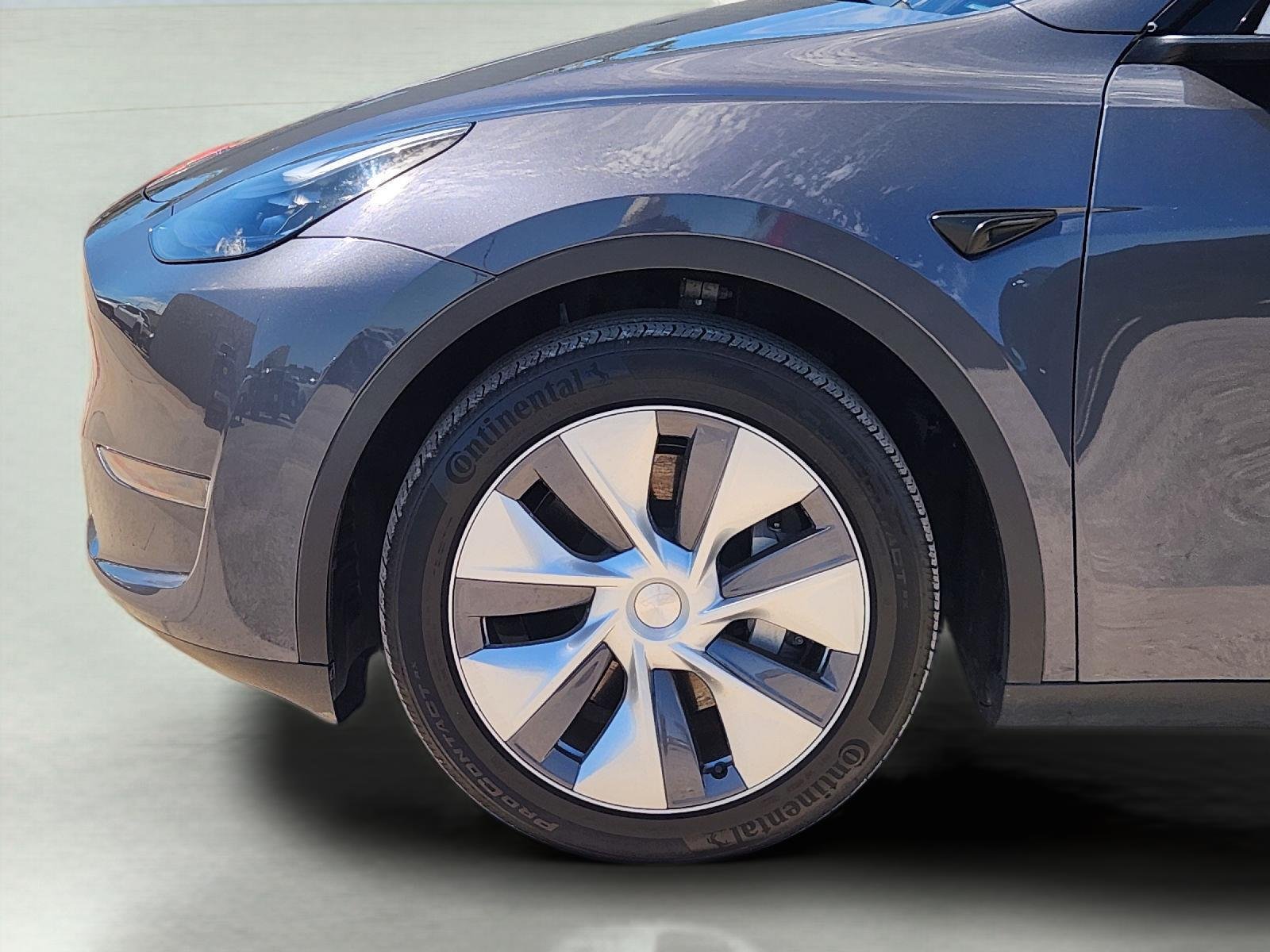 2023 Tesla Model Y photo 8 of 33
