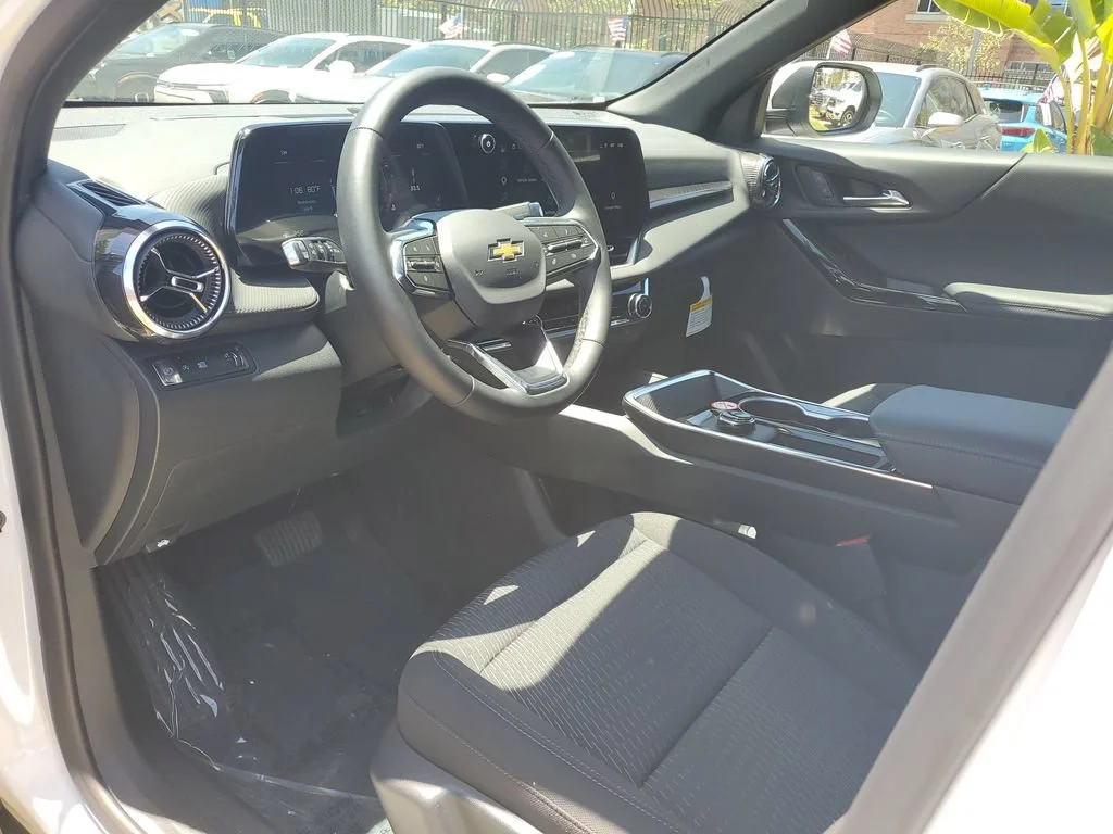 Used 2026 Summit White Chevrolet LT image 18
