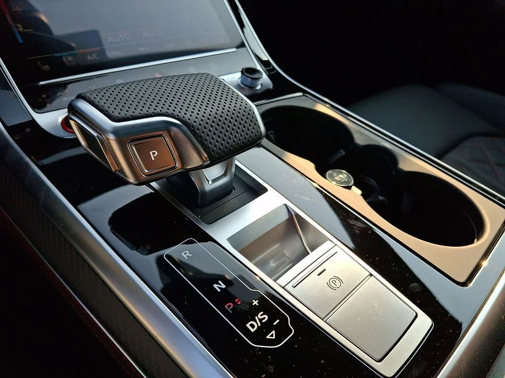 New 2026 Black Audi 4.0T Prestige image 8