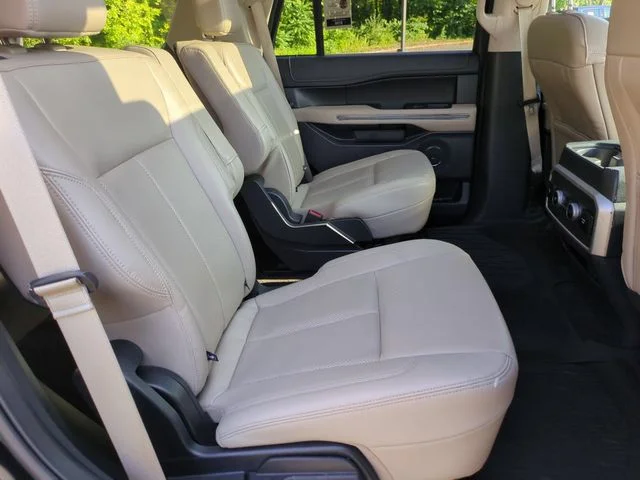 Used 2022 Black Ford XLT image 33