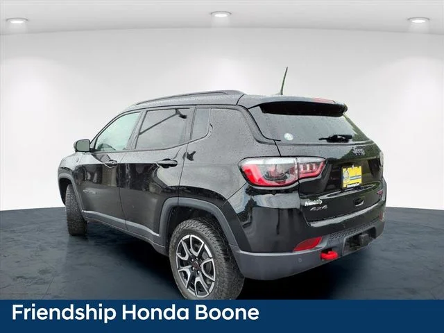 Used 2025 Black Jeep Trailhawk image 11