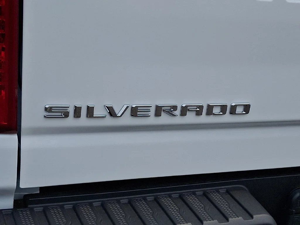 New 2026 Summit White Chevrolet Custom image 21
