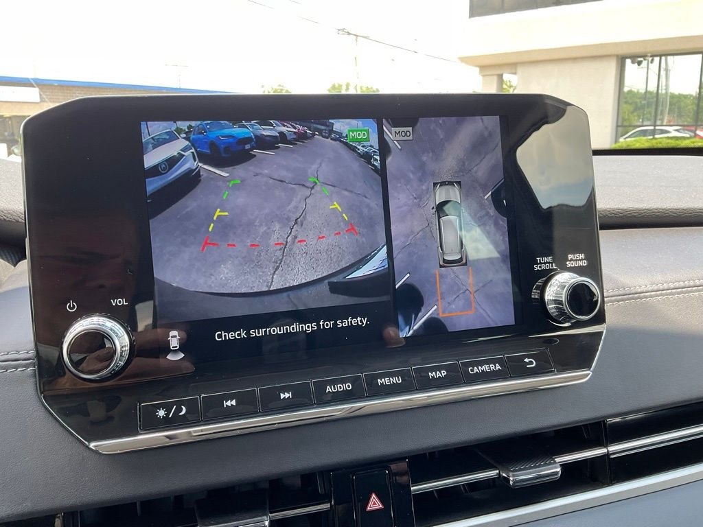 Used 2023 Black Mitsubishi SE image 18