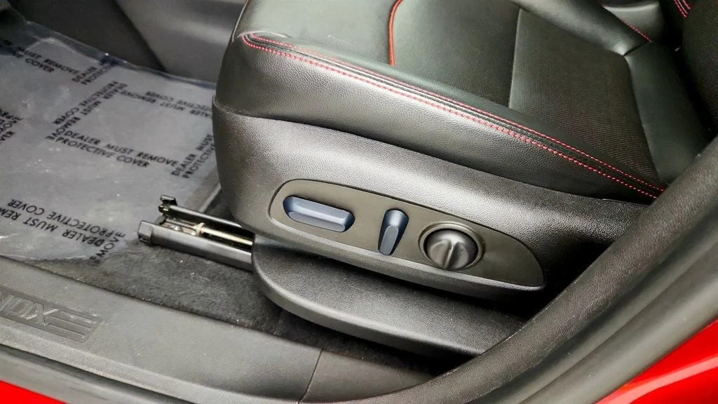 Used 2023 Radiant Red Tintcoat Chevrolet FWD 4dr RS w/ Leather Pkg & Safety/Infotainment Pkg image 10
