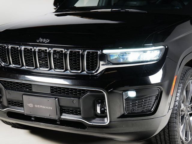 Used 2022 Diamond Black Jeep Overland image 26