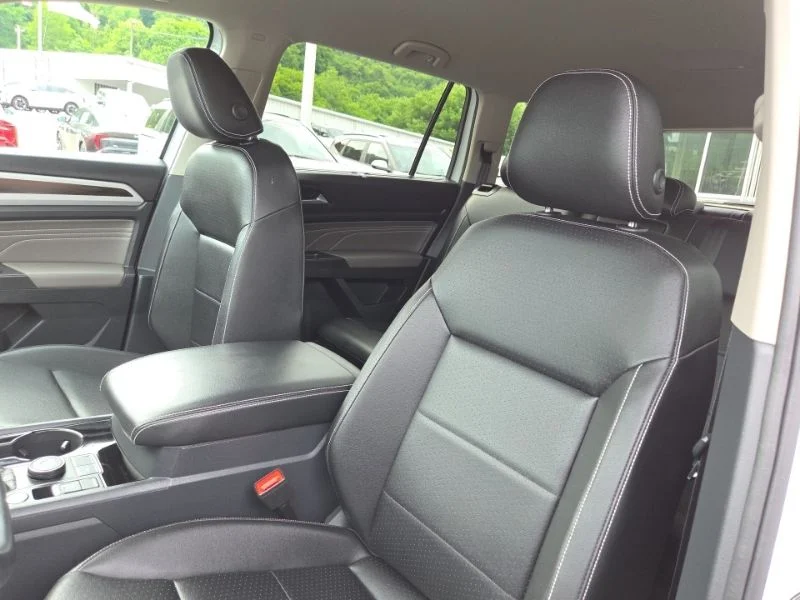 Used 2023  Volkswagen 3.6L V6 SE w/Technology image 27