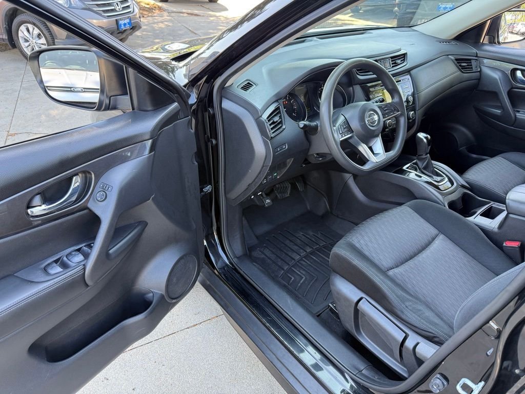 Used 2017 Magnetic Black Nissan S image 10
