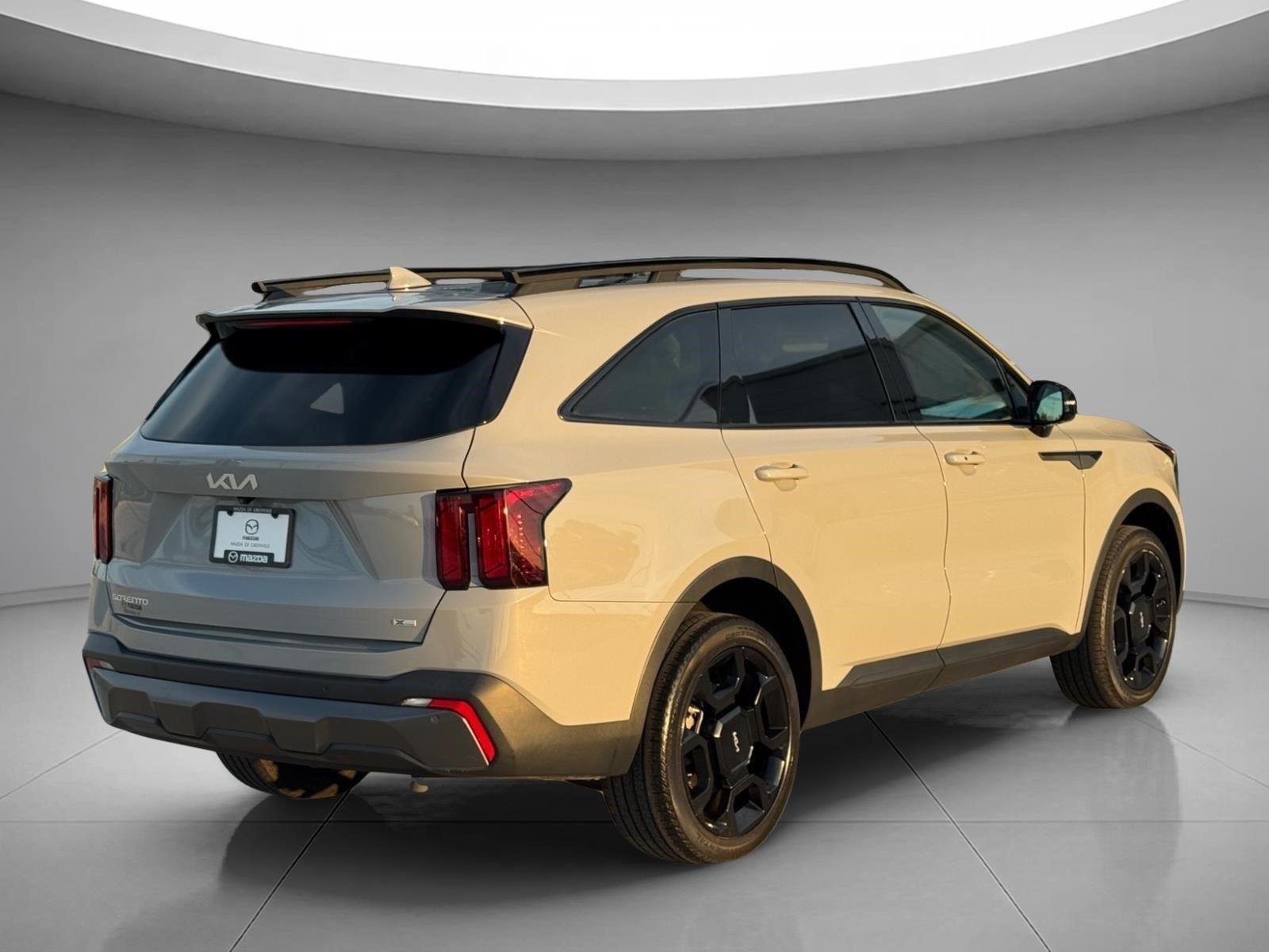 Used 2024 Wolf Gray Kia X-Line EX image 5