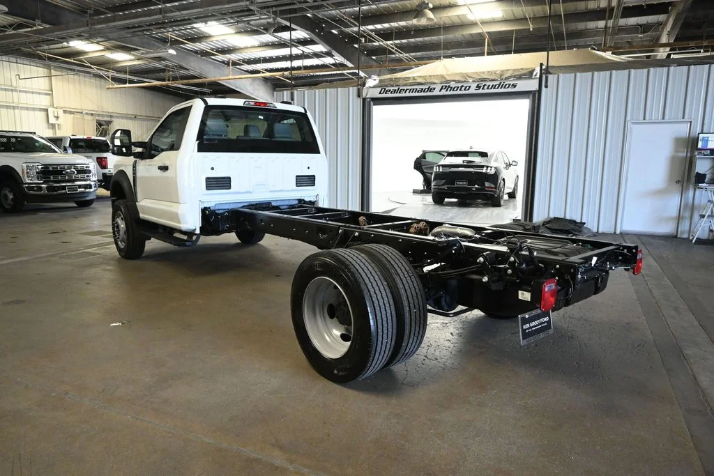 New 2026 Oxford White Ford XL image 5