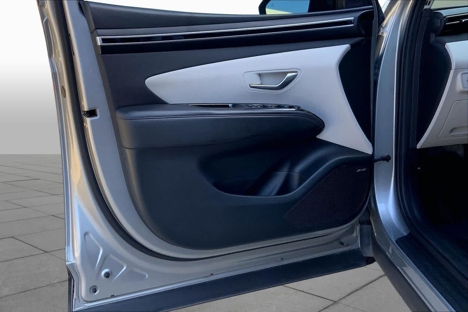 Used 2022 Shimmering Silver Hyundai SEL image 21