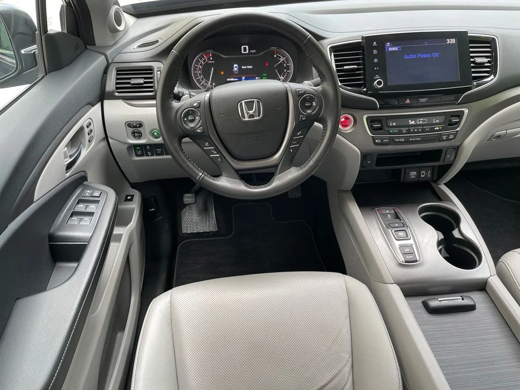 Certified Used 2022 Obsidian Blue Pearl Honda AWD RTL image 10