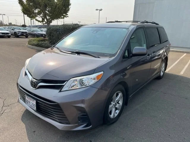 2020 Toyota Sienna LE