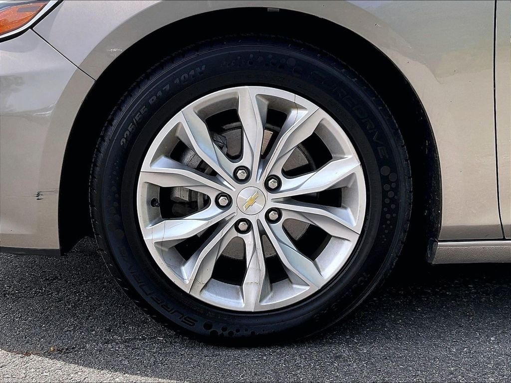Used 2024 Gray Chevrolet LT image 22