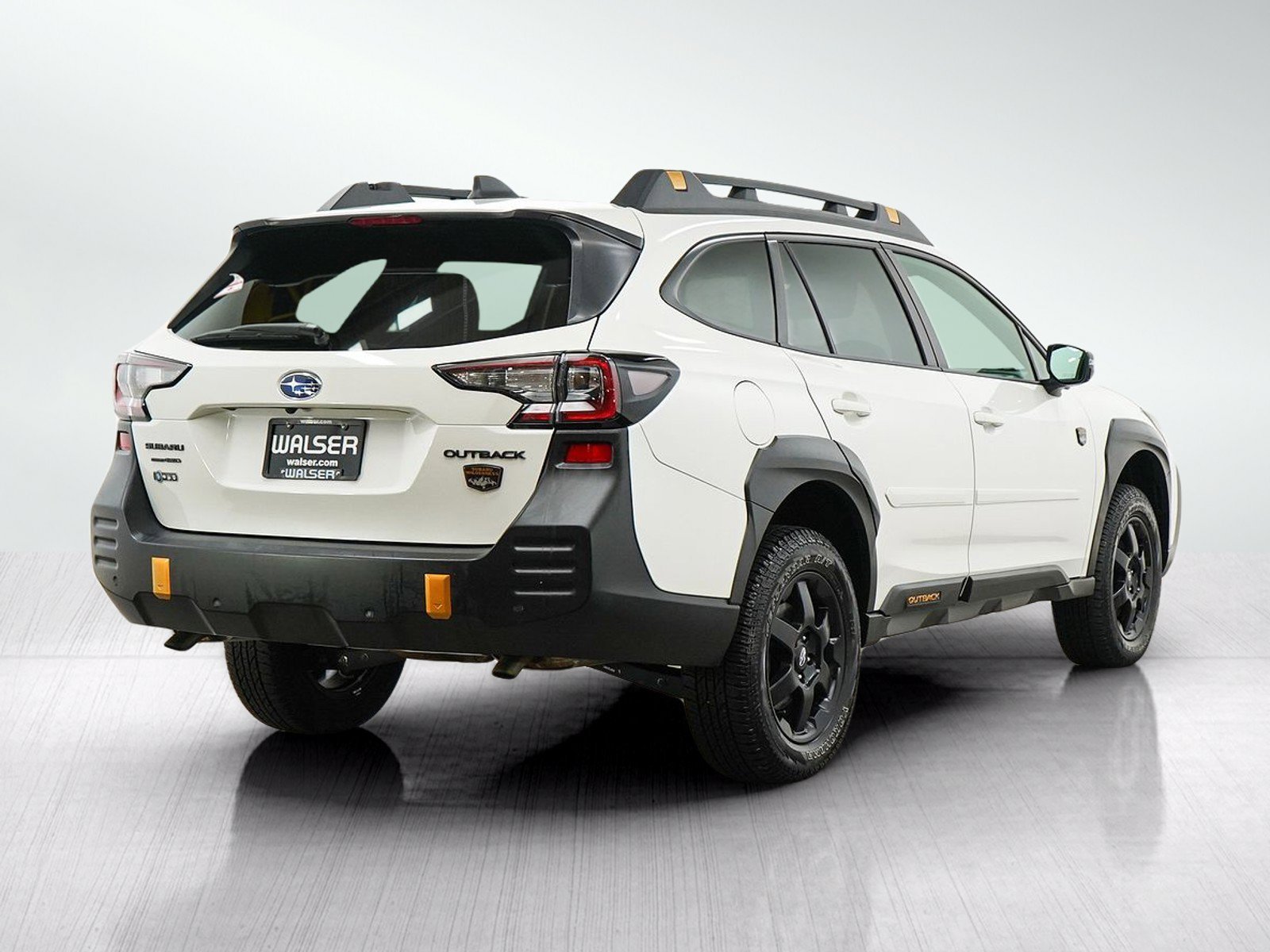Used 2024 Crystal White Pearl Subaru Wilderness image 5