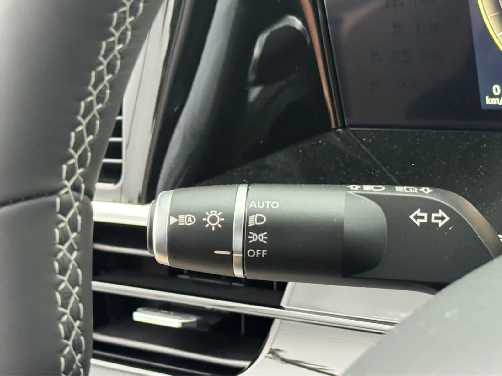 New 2027 DYNAMIC METAL INFINITI Luxe 4WD image 15