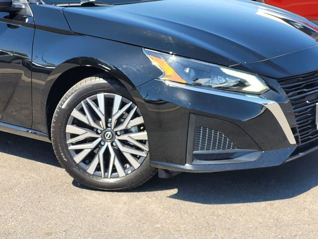 Used 2025 Black Nissan 2.5 SV image 9