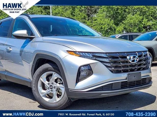 Used 2024 Silver Hyundai SEL image 2