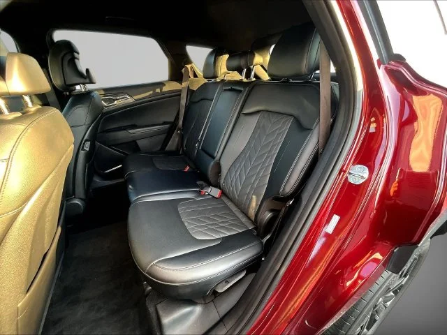 Used 2025 Red Kia X-Line image 27