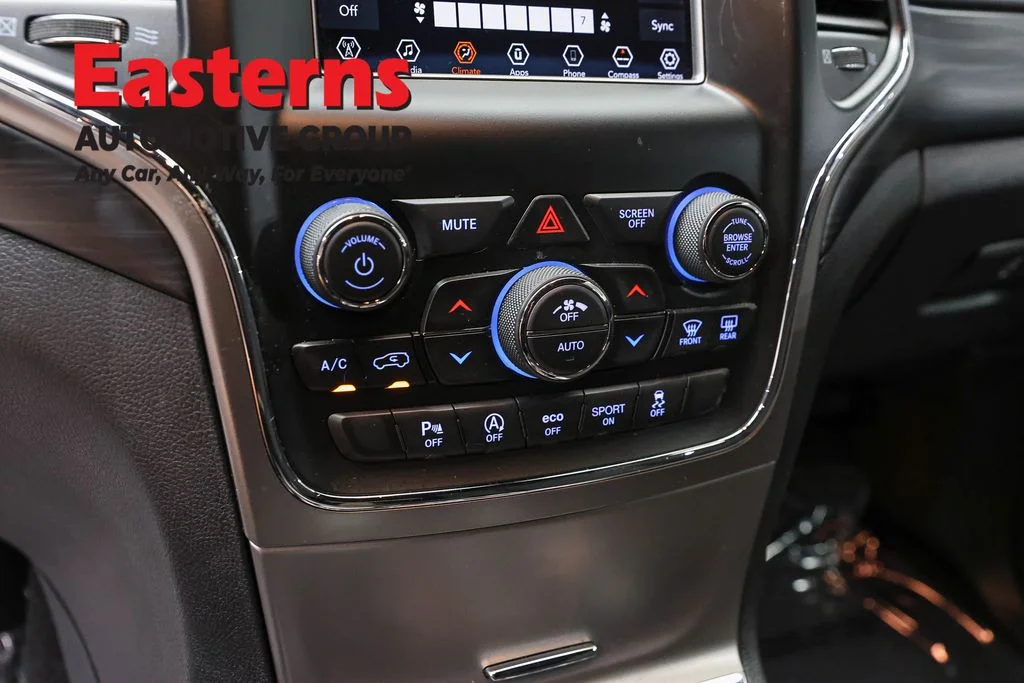 Used 2020 Gray Jeep Laredo E image 19
