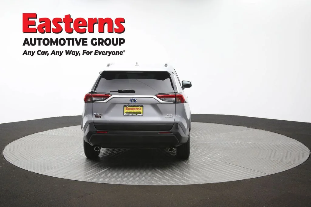 Used 2021 Silver Toyota XLE image 39
