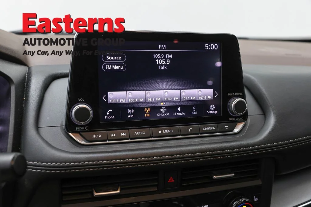 Used 2023 Gray Nissan SV image 18